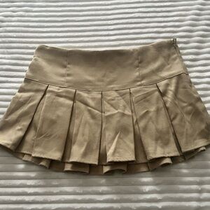 Aeropostale tan pleated “tennis” mini skirt with under shorts